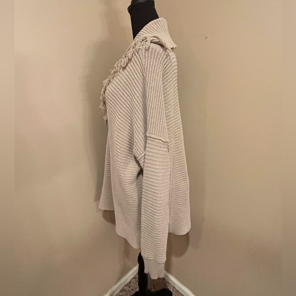 Cleo + Wolf Drop Shoulder Ribbed V Neck Fringed Sweater, size XL - Picture 3 of 9